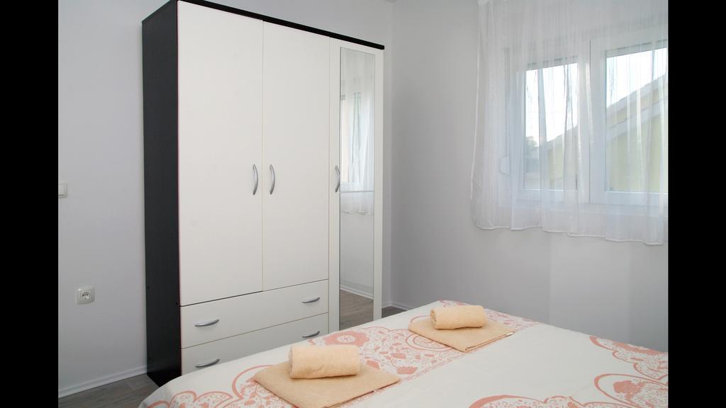 Holiday Home Luka Задар Экстерьер фото