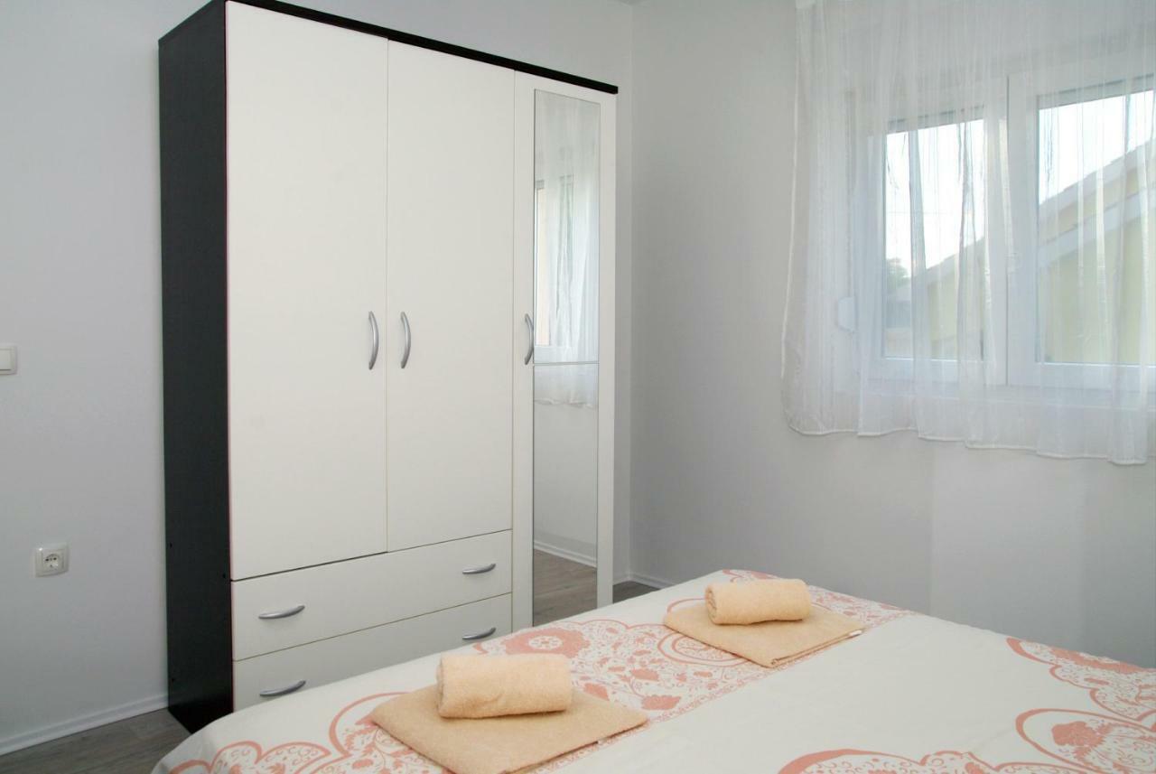 Holiday Home Luka Задар Экстерьер фото