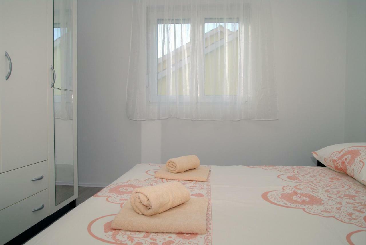 Holiday Home Luka Задар Экстерьер фото