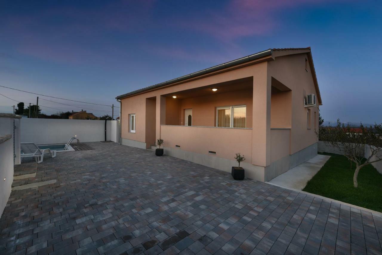 Holiday Home Luka Задар Экстерьер фото