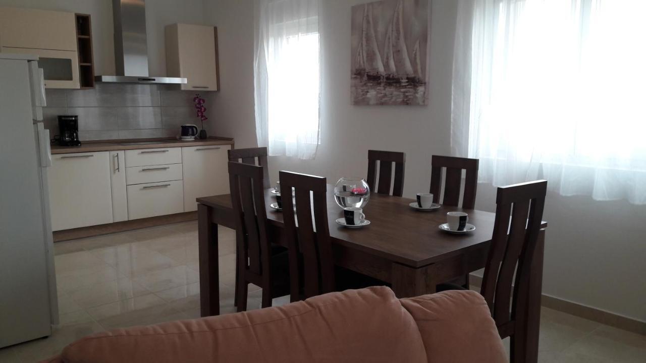 Holiday Home Luka Задар Экстерьер фото