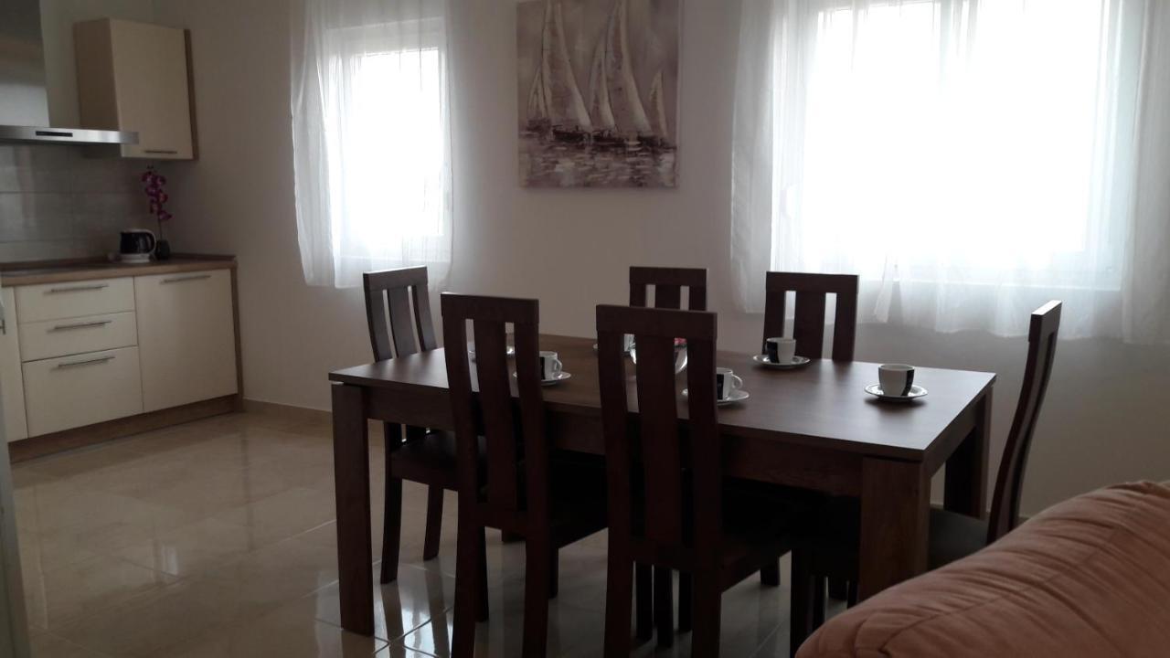 Holiday Home Luka Задар Экстерьер фото
